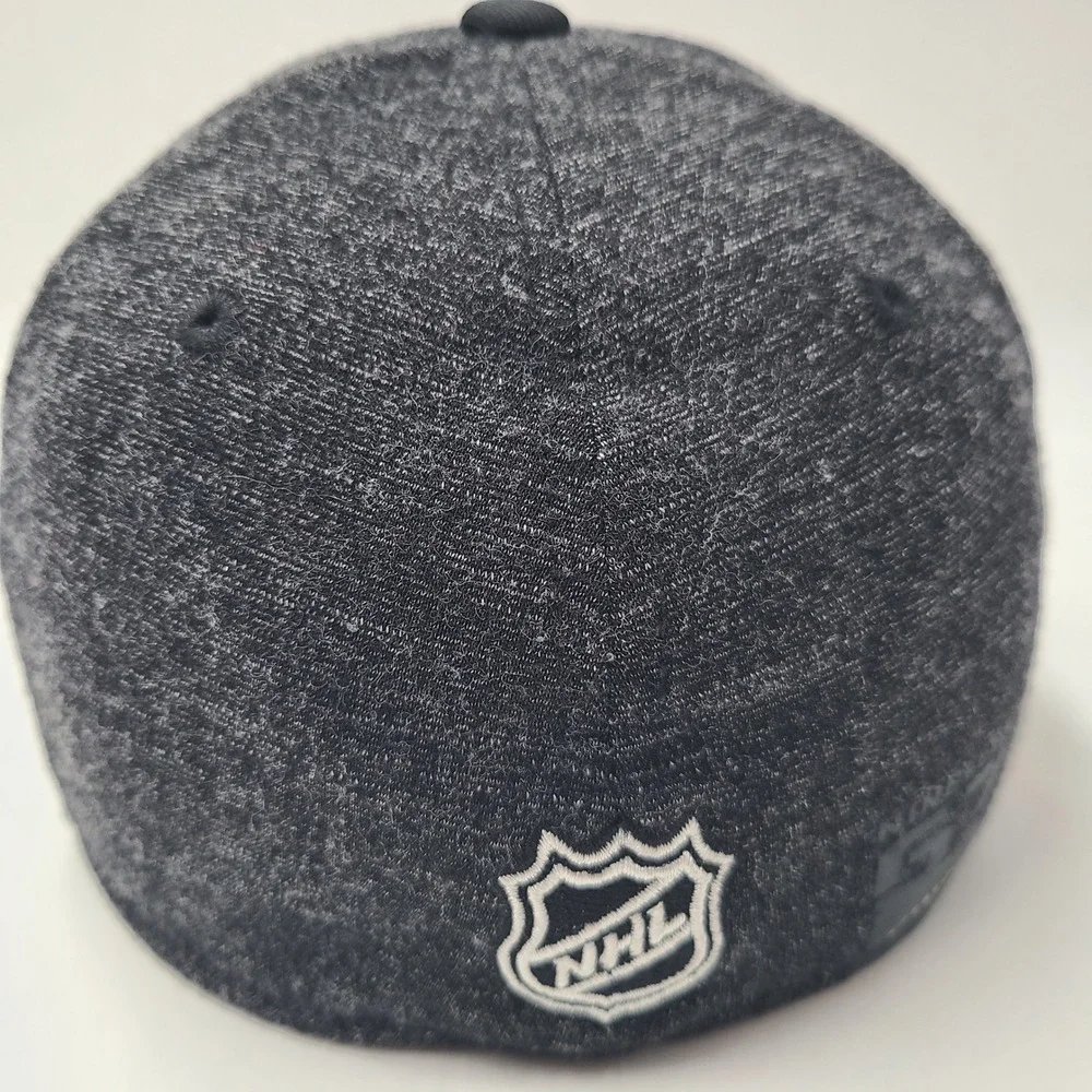Youth Los Angeles Kings Hat Fitted One Size Reebok Gray Black NHL Hockey Logo